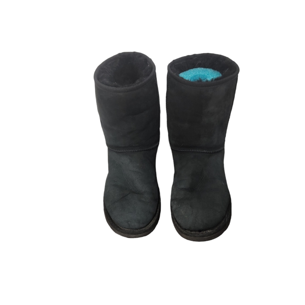 UGG Classic Short Ankle Boot fleece lined in black sz 8